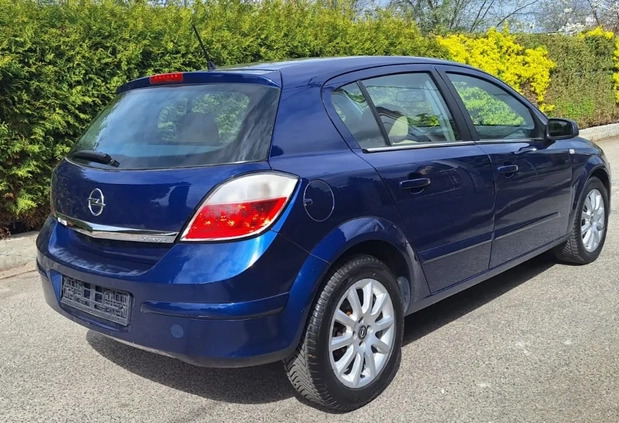 Opel Astra cena 8900 przebieg: 197000, rok produkcji 2005 z Jawor małe 407